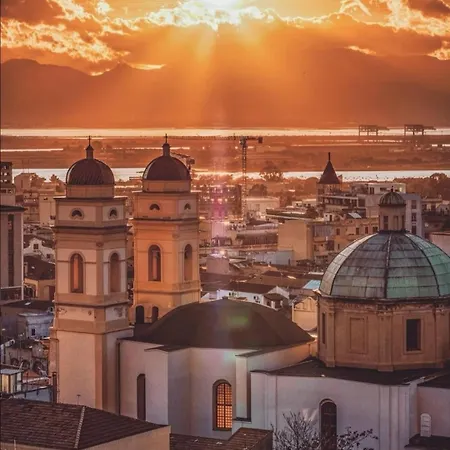 Cagliari Magica Bellissimo Appartamento & Suite In Centro Exterior photo