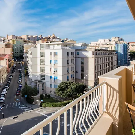 Cagliari Magica Bellissimo Appartamento & Suite In Centro Exterior photo